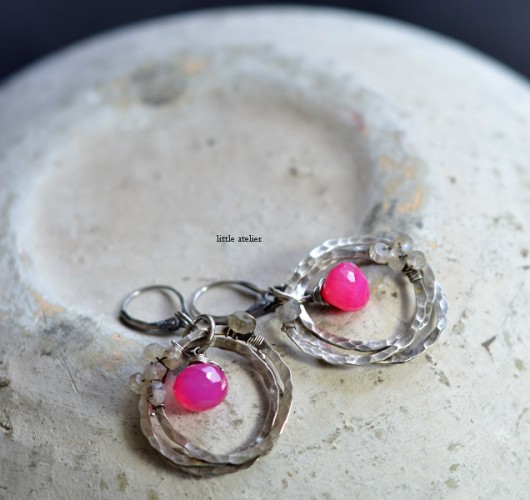 o3... chalcedon z bukiecikiem  little atelier