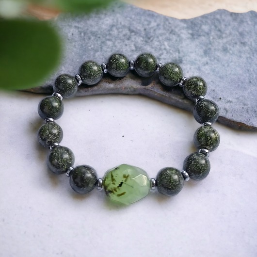bransoletki z kamieni naturalnych Siła, ochrona, spokój - PREHNIT & JASPIS - dla miłośniczki zieleni