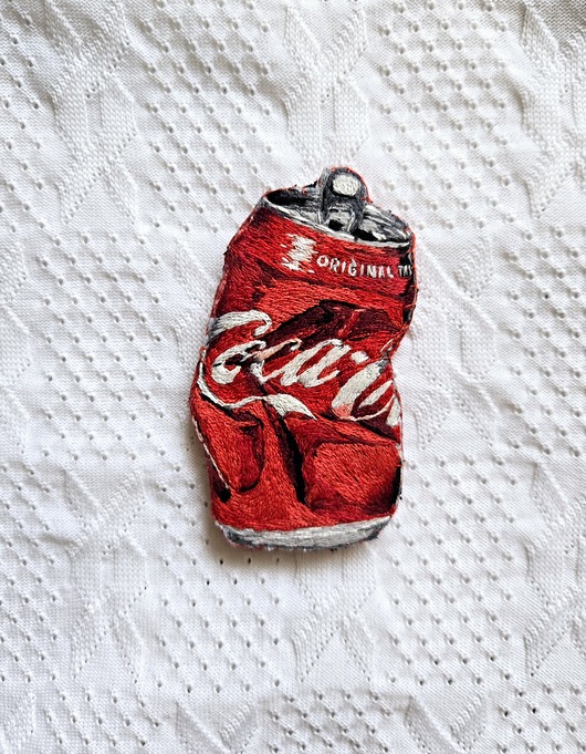 broszki Broszka ręcznie wyszywana Puszka