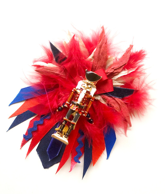 broszki Wyjątkowa kolorowa broszka DZIADEK do orzechów