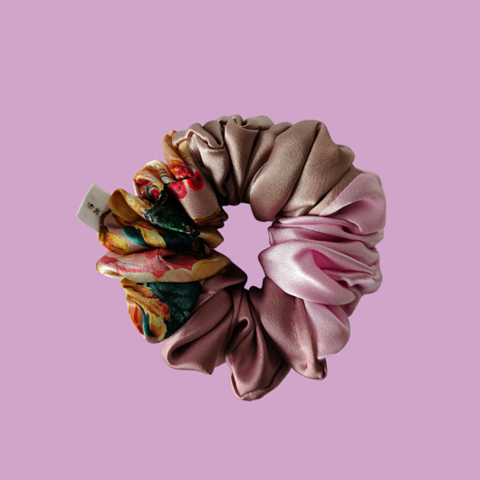 gumki do włosów Gumka jedwabna, scrunchie, frotka jesienne kwiaty pudrowy róż MAXI