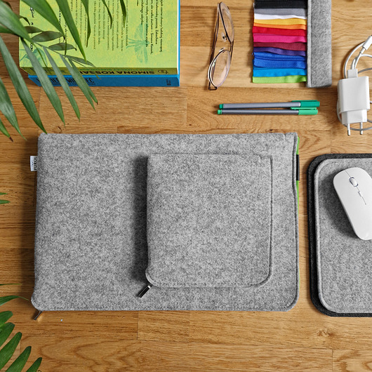 etui na laptopa ETUI NA MACBOOKA I ZASILACZ  zielony zamek