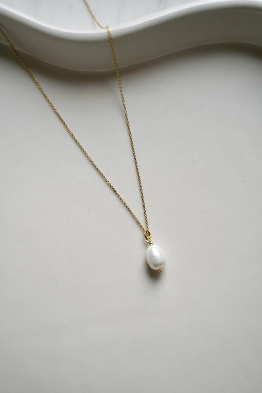 złote naszyjniki Naszyjnik AMITIE zawieszka z naturalną perłą