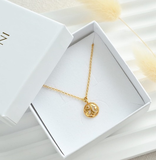 złote naszyjniki Naszyjnik z ozdobną zawieszką w stylu vintage