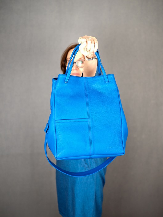 torby na ramię Skórzana torebka - worek Flo bucketbag niebieska