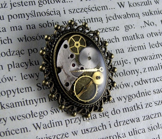 Mechaniczna broszka 115 Zegarynki
