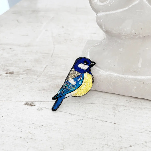 broszki Broszka PTAKI SIKORKA 3 ręcznie haftowana przypinka koraliki haft