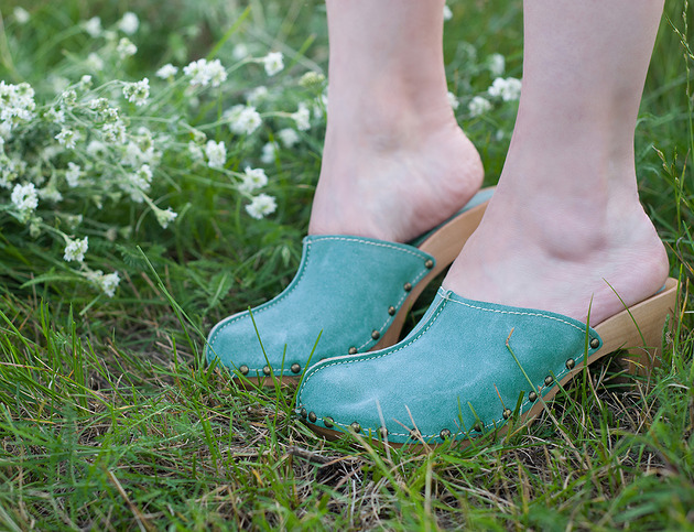 sandały i klapki damskie Drewniaki na obcasie ze skóry naturalnej i drewna