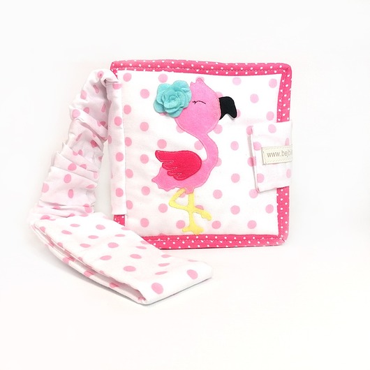 książeczki dla dzieci Quiet Book książeczka sensoryczna manipulacyjna Pink Flamingo Bejbik
