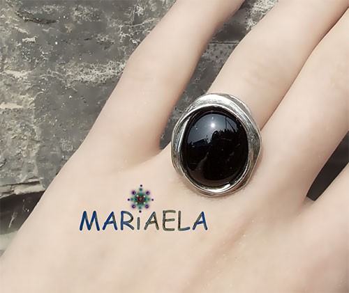 CZARNY OWAL MARIAELA