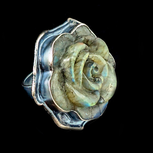 pierścionki srebrne Pierścionek róża labradorytowa