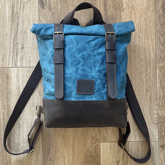 plecaki Niebiesko-brązowy plecak z bawełny woskowanej i skóry zapinany na dwie klamry