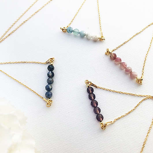 złote naszyjniki Naszyjniki z kamieniami, ametyst, szafir