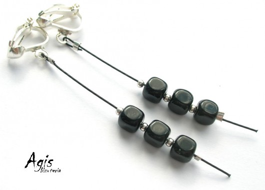 CUBE - Black agis