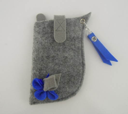 Etui na telefon- Szare z Niebieskim - Małe Green Sheep