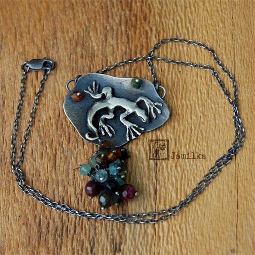 Amulet - jaszczurka jamilka