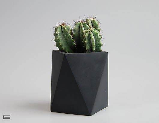 Doniczka betonowa Ikosahedron 1 MANUFAKTURA BETONU