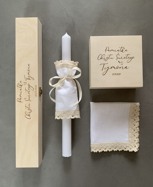 akcesoria na chrzest zestaw na chrzest szatka + świeca +2  pudełka