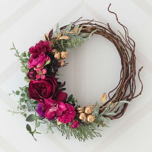 wianki bożonarodzeniowe Asymetryczny wieniec fuksja i złoto (26cm)