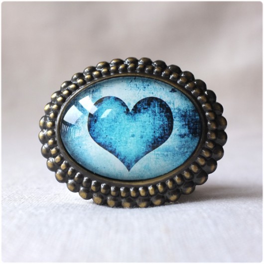 broszka z sercem soft blue kameLeonia