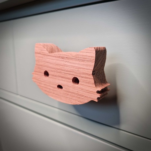 gałki do mebli Drewniane gałki do mebli, z drewna, kotek, kot dąb