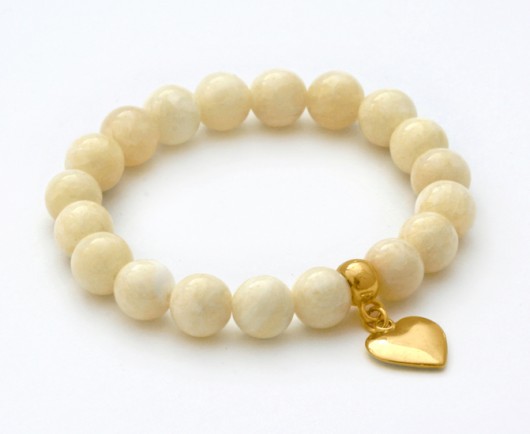 Ecru jade with heart pendant. Lavoga