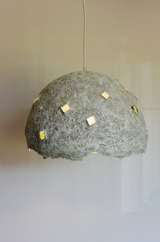 lampy wiszące Lampa z masy papierowej ze szklanymi sześcianami