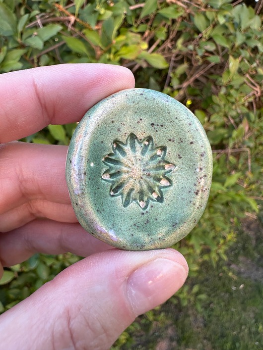 akcesoria różne Kamień antystresowy, worry stone, gładzik, kciukowiec