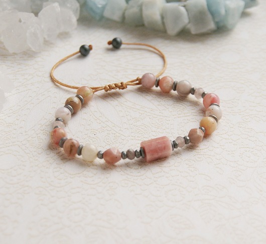 bransoletki z kamieni naturalnych Amulet - POWZYTYWNA ENERGIA - opal