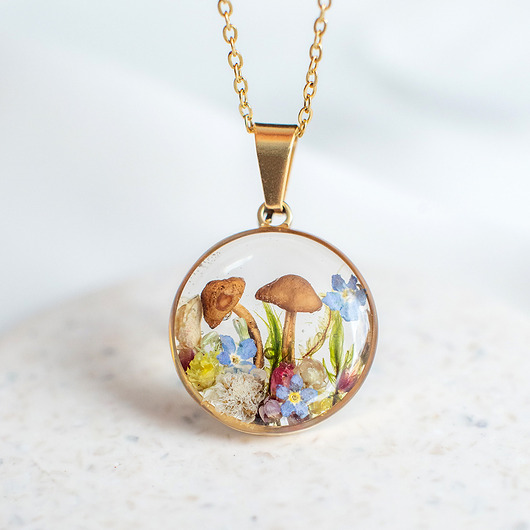 wisiory Naszyjnik z leśną kompozycją