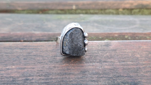 pierścionki - różne Turmalin jak węgiel - pierścionek rezerwacja