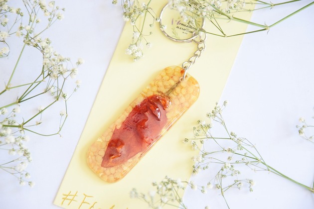 breloki Brelok  z żywicy - chilli