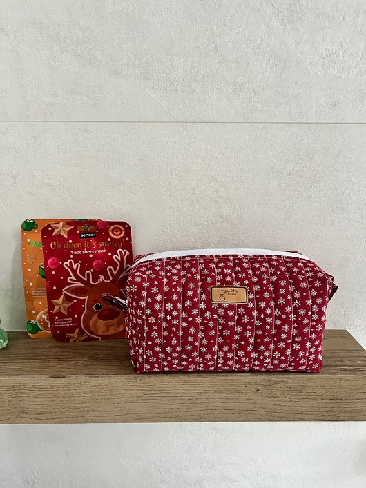 kosmetyczki Kosmetyczka świąteczna - śnieżynki