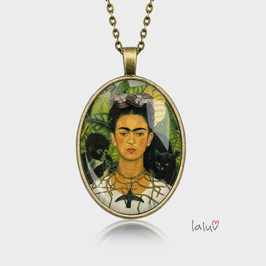 wisiory Medalion owalny FRIDA KAHLO