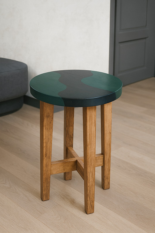 stołki Taboret z litego drewna z wyjątkowymi ręcznie malowanymi akcentami