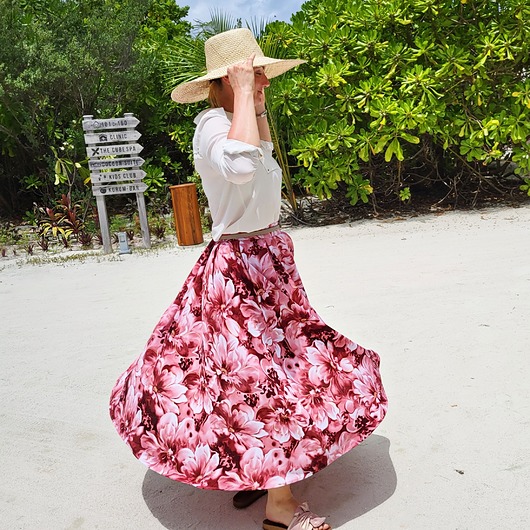 spódnice midi Spódnica z kieszeniami szyta z koła