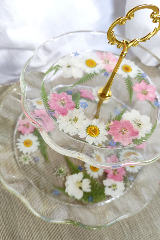 patery i talerze Patera z żywicy - kwiatowa kompozycja patera na ciasta i owoce