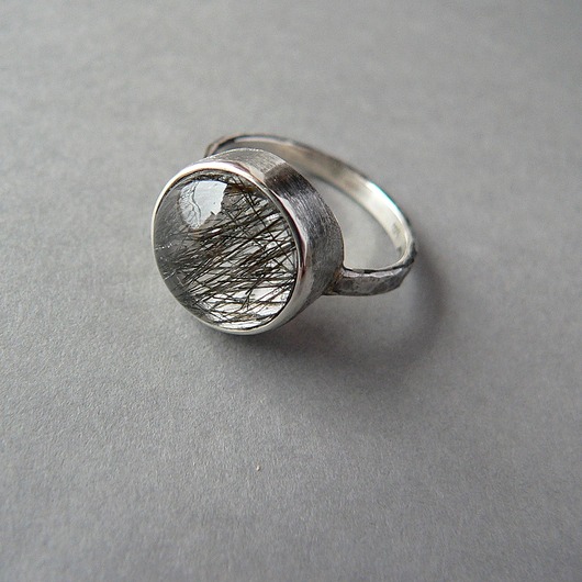 pierścionki srebrne Pierścionek -kwarc z turmalinem-