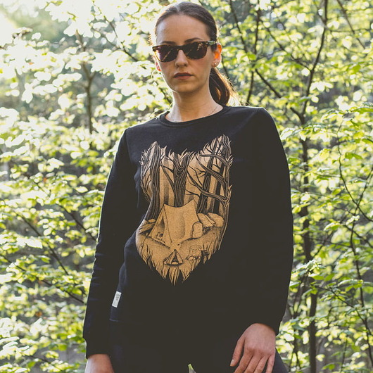 bluza bez kaptura damska Bluza damska bez kaptura crewneck WILK/LEŚNE OBOZOWISKO czarna