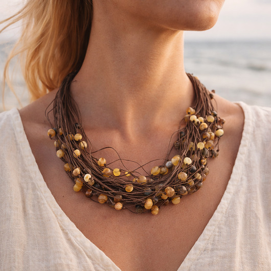 korale Naszyjnik bursztynowy w sylu boho, naszyjnik lniany, bursztyn bałtycki