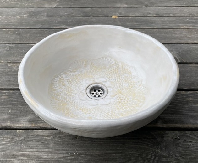 umywalki UM51 Umywalka ceramiczna, folkowa z koronką na dnie i rancie