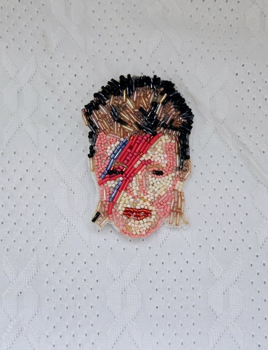 broszki Broszka ręcznie wyszywana Bowie
