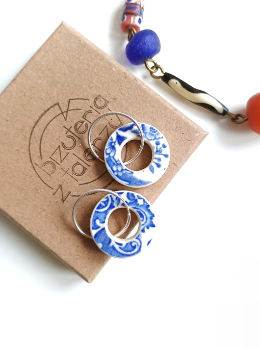 kolczyki ceramiczne Kolczyki ceramiczne w kobaltowe wzory koła dwustronne