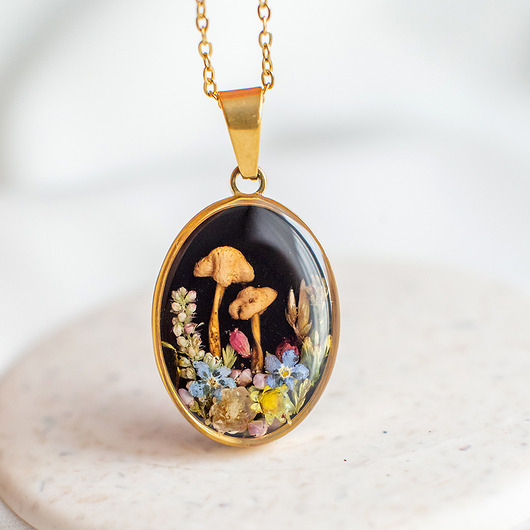wisiory Naszyjnik z leśną kompozycją