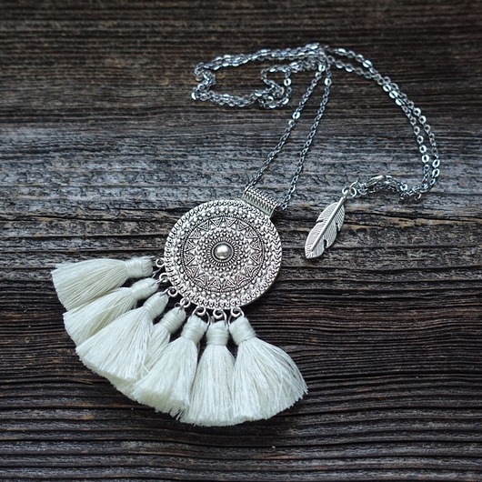 Boho Love- wisior z chwostami Mró Soutache