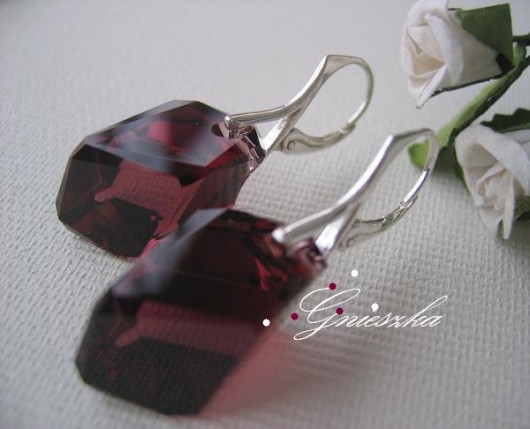 BURGUNDY kolczyki gnieszka