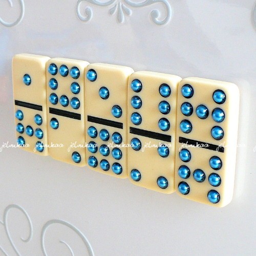 Domino magnesy jelonkaa