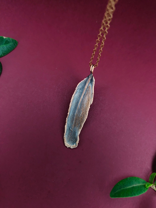 wisiory Piórko z Czarną Oksydą- wolność