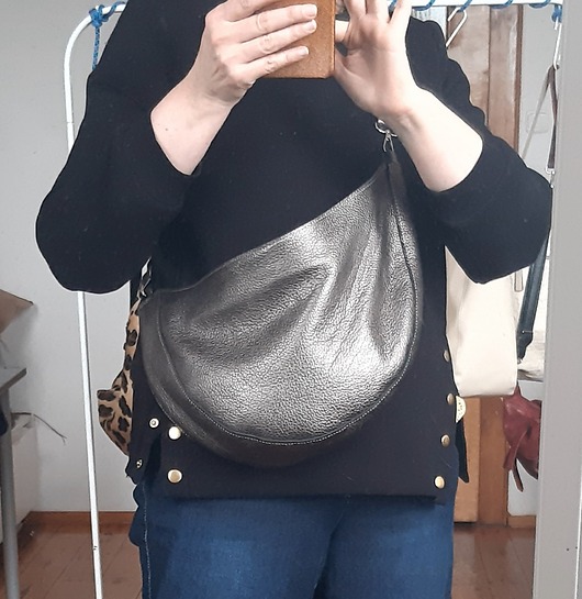 torby na ramię Rogalik średniej wielkości skórzana torebka  ciemne złoto