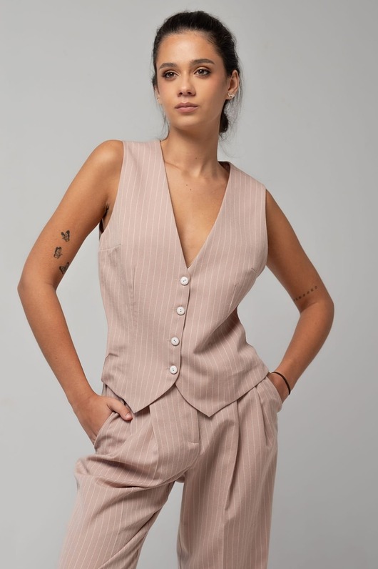 kamizelki damskie Wełniana elegancka kamizelka różowa w tenisowy prążek, ROSE DAWN